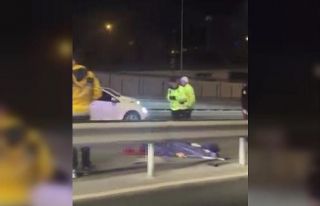 D-100 karayolunda otomobil ile çarpışan motosikletli...