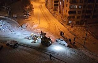 Darende Belediyesi’nin kar mesaisi sürüyor