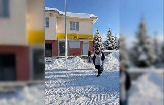 Dedeli Belediyesi kar temizleme çalışmalarını...