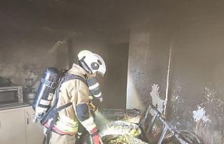 Defne’de yanan ev kullanılmaz hale geldi