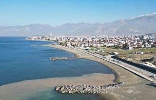 Deniz suyunda yaşanan çekilme vatandaşları tedirgin...