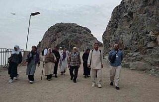 Denizlili umreciler Hira Nur Dağında manevi iklimi...