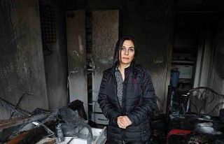 Depremde evi yıkılan ailenin yeni yuvası alev alev...