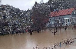 Derebucak’ta araziler sular altında kaldı