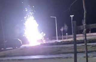 Devlet hastanesi bahçesinde otomobil yangını