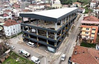 Dilovası’ndaki katlı otopark belediye hizmet binasına...