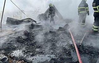 Diyarbakır’da okulda yakılan soba çatıya sıçradı,...