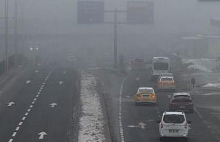 Diyarbakır’da sis etkisini sürdürüyor