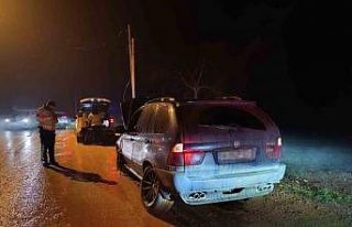 ’Dur’ ihtarına uymayan alkollü sürücü kaza...