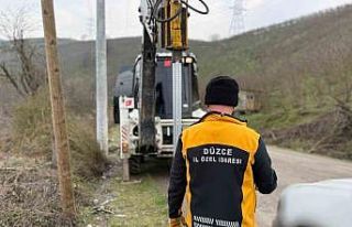 Düzce’de grup yollarında tabela çalışmaları...