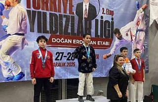 Düzceli karateciler madalyalarla döndü