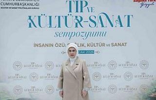 Emine Erdoğan, "Tıp ve Kültür-Sanat Sempozyumu"nda...