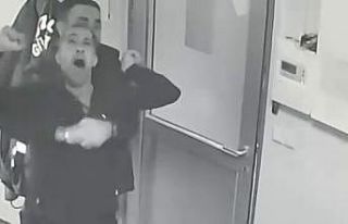 Engelli çalışan, güvenlik görevlisinin heimlich...