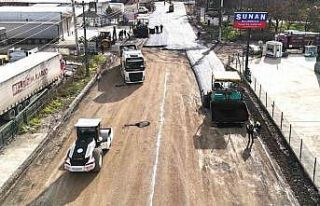 Erenler’de sanayi hattının asfaltı yenileniyor