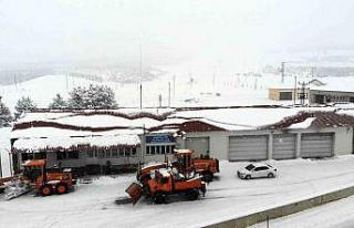 Erzincan’da kar ve sis ulaşımı aksattı, iki...