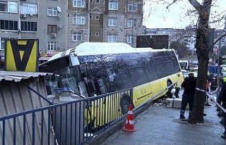 Esenler’de İETT Otobüsünün direksiyon hakimiyetini...