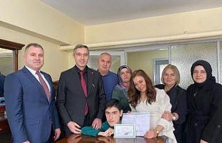 Evde eğitim alan öğrenciler karnelerini Kahraman’dan...