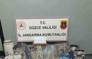 Evinin çatısına kenevir bahçesi kuran 1 şahıs...