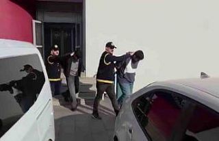 Farklı şehirlerden gelip sahte kimlikle Adana’da...