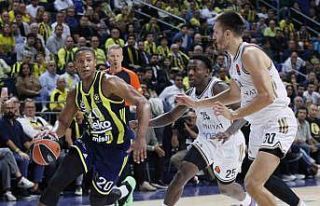Fenerbahçe, Dubai Basketbol deplasmanında