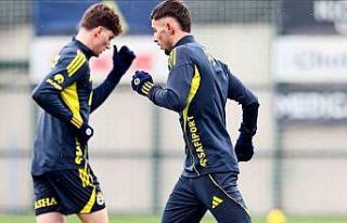 Fenerbahçe’de FCSB maçının hazırlıkları başladı