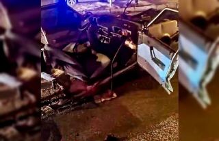 FIAT TOFAŞ otomobil kazada ikiye bölündü: 4 yaralı