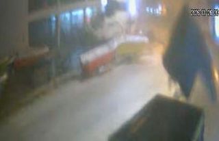 Finike’de hortumun römorku yerinden oynattığı...