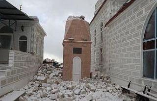 Fırtına Selendi’de yıkıma neden oldu