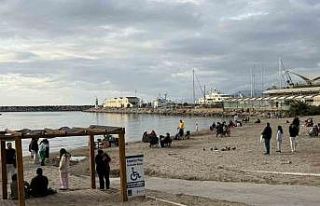 Fırtına sonrası Kuşadası’nda güneş yüzünü...