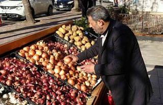 Gaziantep’te gençlerden duygulandıran örnek davranış:...