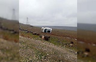 Gercüş’te araç takla attı, sürücü yara almadan...