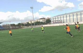 Germencik Belediyesporlu minikler tatilde sahayı...