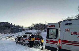 Giresun UMKE, kar nedeniyle ulaşılamayan köyde...