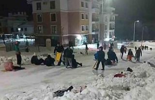 Gölbaşı ilçesinde vatandaşların kar keyfi