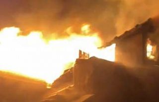 Gönen’de ev yangını: Çatı alevlere teslim oldu