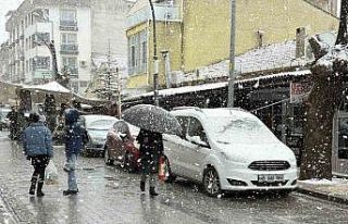 Gördes’te kar yağışı etkili oldu