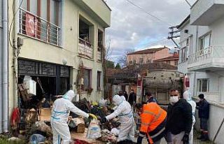 Görükle’de iki katlı çöp evden 9 kamyon çöp...