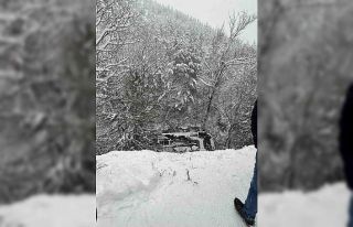 Gümüşhane’de ambulans dere yatağına yuvarlandı