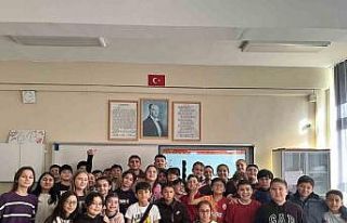 Halkla ilişkiler öğrencilerinden örnek başarı