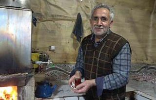 Hasköy’de 40 yıllık çay evi: Kağıt oyunu yok,...