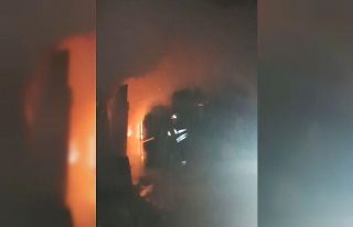 Hatay’da konteyner alevlere teslim oldu