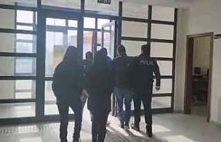 Hatay’da kuyumcuya sahte altın satan 3 şahıs...