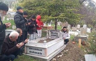 Hisarlı Ahmet, vefatının 42. yılında dualarla...