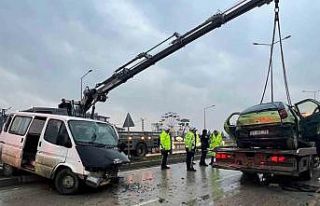 Hurdaya dönen otomobil öğretmene mezar oldu