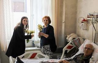 İptal edilen festivalin nergisleri hastanede yüzleri...