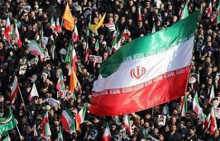 İran dini lideri Hamaney rejim yanlısı protestoları...