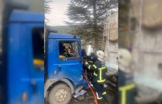 Isparta’da kamyonet ile mikser çarpıştı: 1 yaralı
