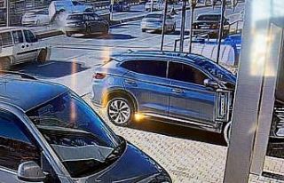 İstanbul E-5 Saadetdere’de trafiği kilitleyen...