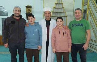 İstanbullu sevimli ikizler Burhaniye’ ye tatile...