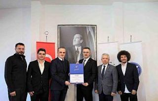 İzmir Ekonomi’nin eğitim kalitesine ‘akreditasyon’...